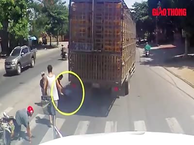 Truck driver driving ecstasy save 4 people riding a motorbike