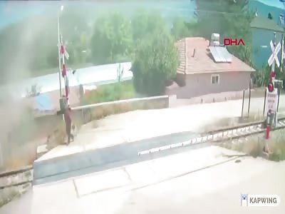 Turkey Amasya train hits car at crossing. 