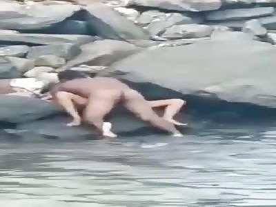 Watching hot couple fucking in the river