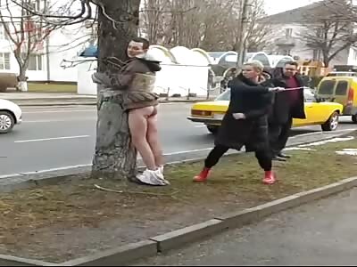A Ukrainian woman publicly punishes a marauder