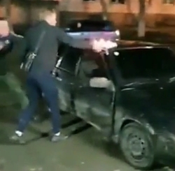 LoL: When a drunk Russian gets pissed off by his car