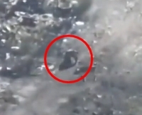 Bakhmut - A dropped grenade hits a Russian soldier