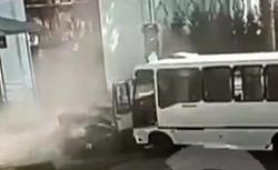 In Tashkent, a car driver dies after a collision with a bus