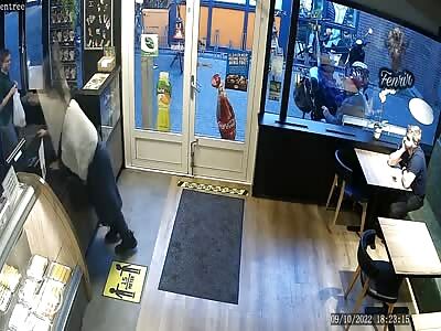 Thief disguised as a devil attempts robbery