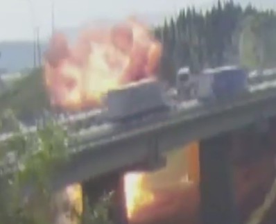 Amazing Accident: Truck Explodes While Falls From Bridge 