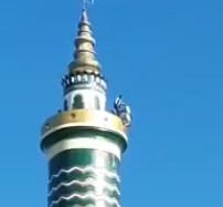 Man Jumps to His Death From the Top of a Mosque 