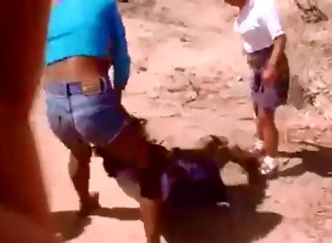 Young Girl too Young to be Fighting gets Beaten Unconscious 
