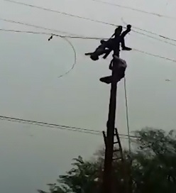 Man dies while trying to rescue another electrocuted on a Pole