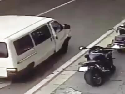 Efficient Criminals Steal a Motorcycle in Seconds 