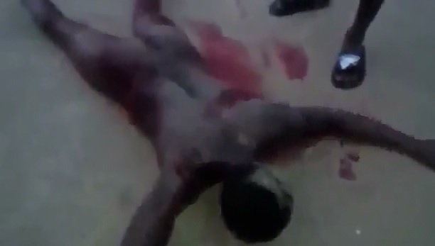 Naked Man Hacked to Death by Machete is the Center of Attention for Cameraman 