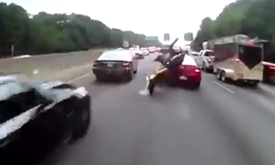 Motorcyclist Weaving in and out of Traffic gets Instant Karma
