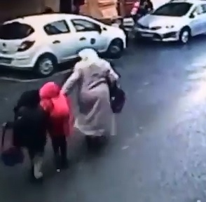 Terrible Mother and her 2 Children Crushed by Truck 