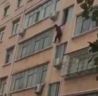 Woman Commits Suicide Jumping from Building in Front of Many Watching (New) 