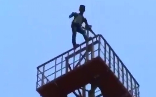 Better Quality of Man Committing Suicide from Tower (New) 