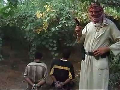 ISIS Executes 2 prisoners in the middle of the forest in Mosul Iraq (New) 
