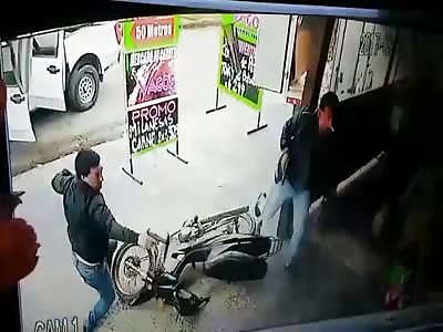 Robber shows up same time as all the Cops..Shot Dead despite his Motorcycle Helmet 