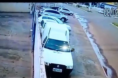 CCTV catches Motorcyclist go Airborne after T-Bone Accident 