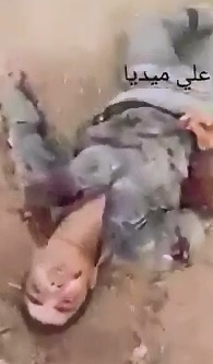 Three soldiers Executed in the Desert by ISIS .(Horrible Cameraman )