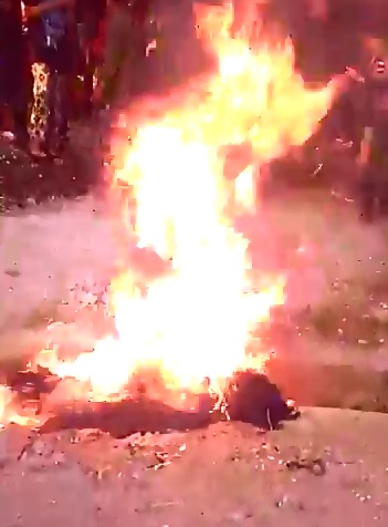 Ending of a Thief Burned to Death by Unruly Mob