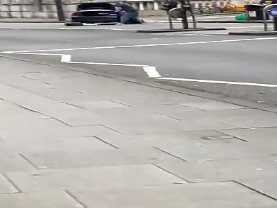 VIDEO London police SHOOT TERRORIST DEAD after the mass stabbings