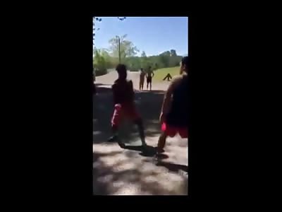 Black Dude Ended with a Nice Left