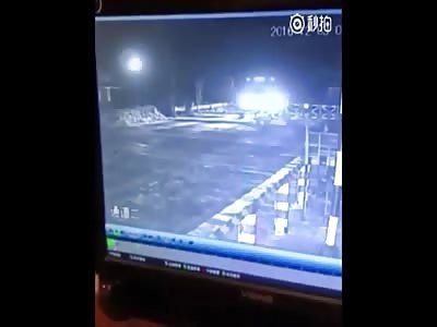 Truck driver scapes from certain death in the last second - cctv