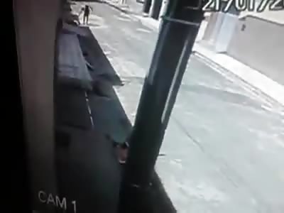 Man is chased and esxecuted in the street - cctv