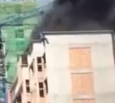 Worker strugles to escape from fire but falls to his death
