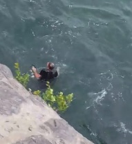 Guy Commits Suicide At Niagara Falls! 