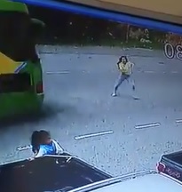 Girl Ranover and Crushed by Bus