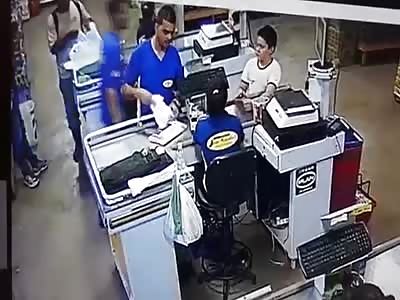 Assassination In Front of Little Kid Caught on Store CCTV