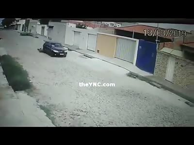 Stupid Thief Drag his Partner After Crime (Slow Motion Added)