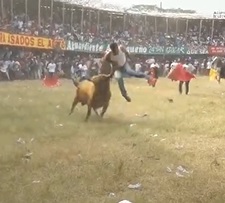 Bull Turns Dude into Rag-doll in Front of Huge Crowd