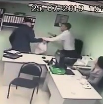 Ex-Janitor Stabs Former Boss With A Knife!