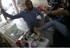 Turkish Mob Shakedown of Store Owner