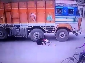 Dump Truck Crushed the Fuck out of Two People