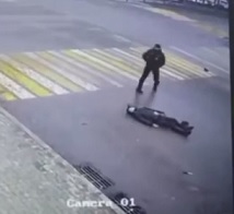 2 Suspects Die in Attack on Police (2 Videos)