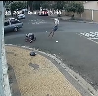 Thieves Ragdolled to End their Robbery