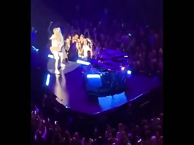 LADY GAGA FALLS FROM STAGE IN LAS VEGAS
