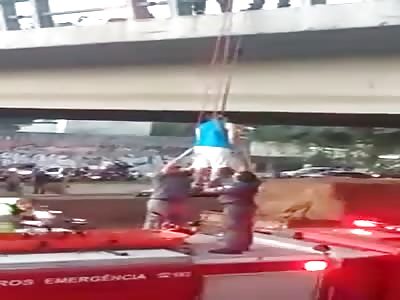 Remove body suicidal woman (Video of 
