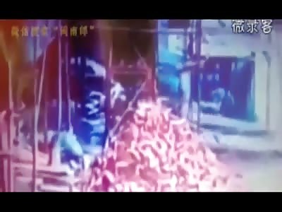 CCTV Captures Man Crushed by a Hydraulic Press at Work