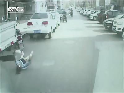 GIRL SUDDENLY APPEARS ON THE ROAD, GETS KNOCKED OFF TWO METERS BY INCOMING TRAFFIC