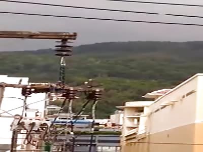 FULL VIDEO: RESCUE OF A WORKER SERIOUSLY INJURED IN ELECTRICITY POLE