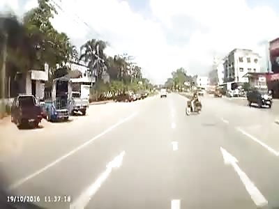 MOTORCYCLIST BADLY INJURED IN CRASH 