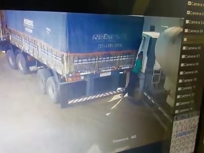 FUCK!!! MAN BEING SMASHED BY TRUCK