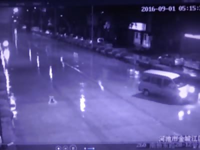 Caught on CCTV - Car Crash Chinese Slip and Slide. 