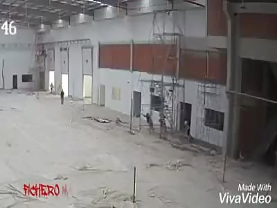 Accident at work crushes a worker
