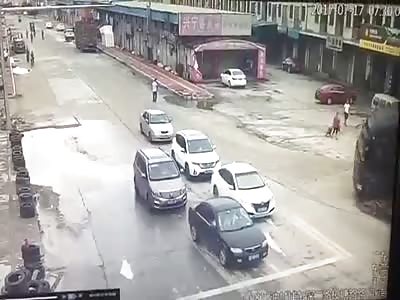 China Accident Semi smashes cars truck hgv overspeeding