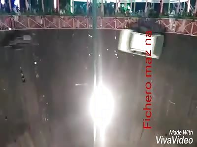 Man suffers accident while performing a maneuver in car