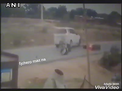 ACCIDENT: exact moment of motorcycle crash against car and makes women fly through the air
